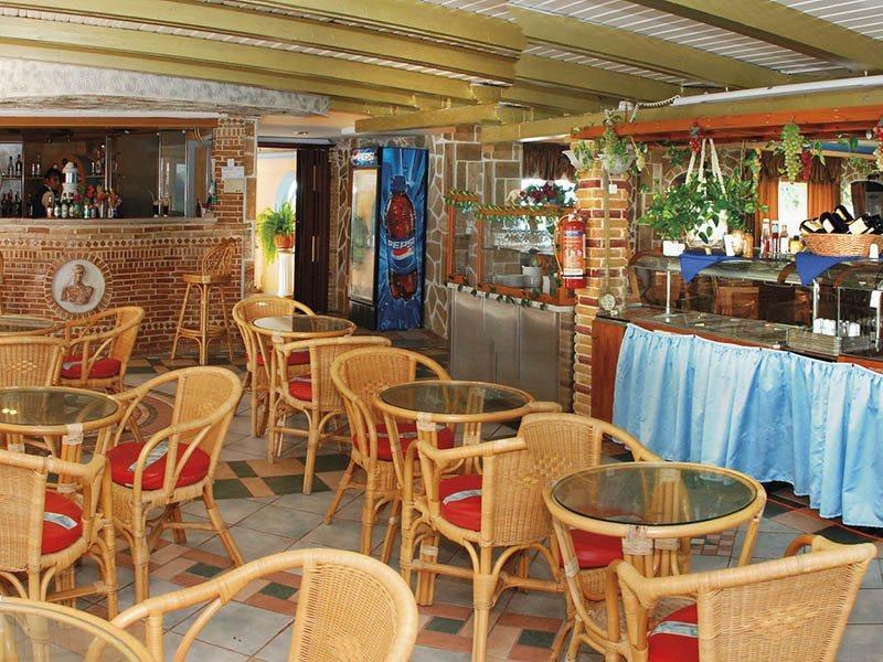 Astoria Hotel Khartáta Екстериор снимка