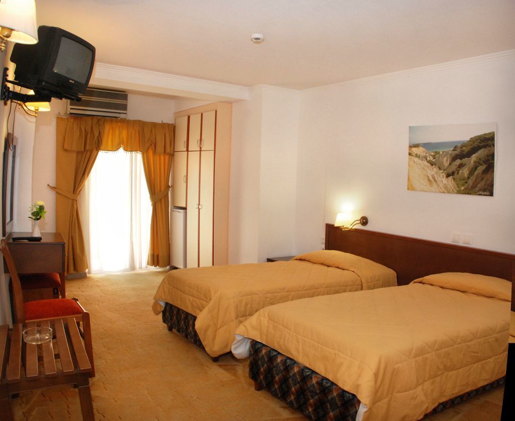 Astoria Hotel Khartáta Екстериор снимка