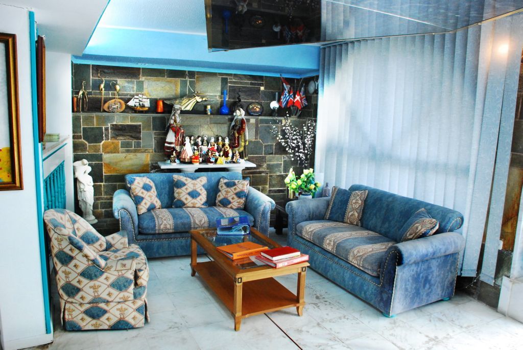 Astoria Hotel Khartáta Екстериор снимка